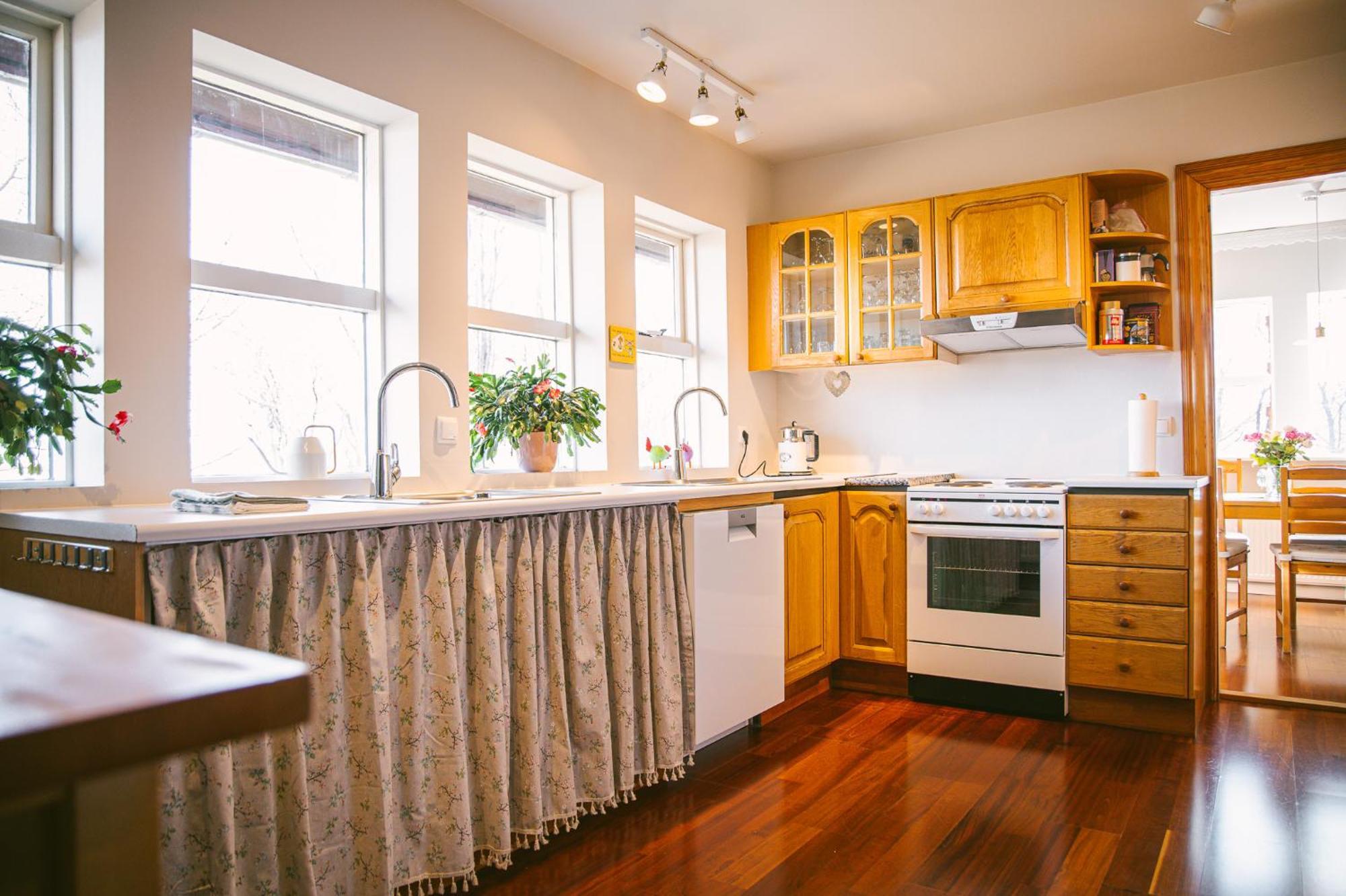 Milli Vina Guesthouse Боргарнес Екстериор снимка