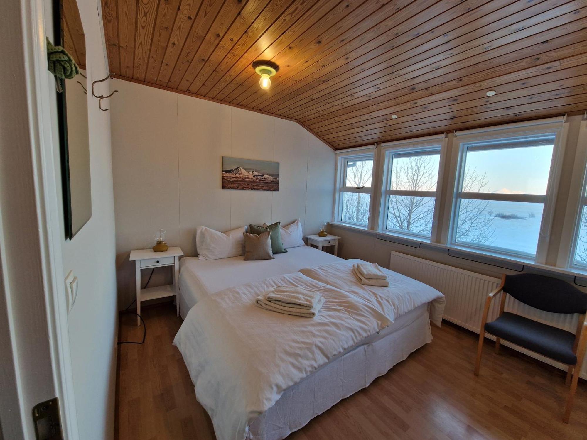 Milli Vina Guesthouse Боргарнес Стая снимка
