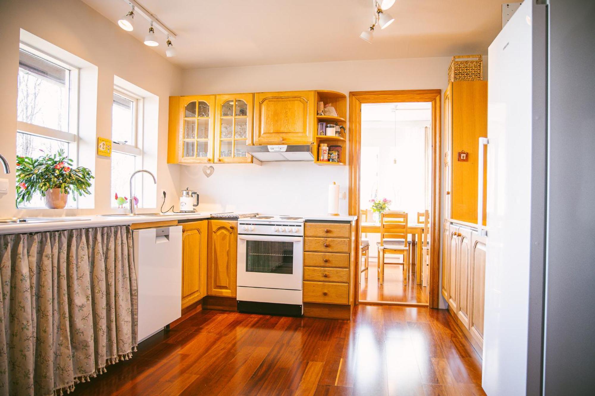 Milli Vina Guesthouse Боргарнес Екстериор снимка